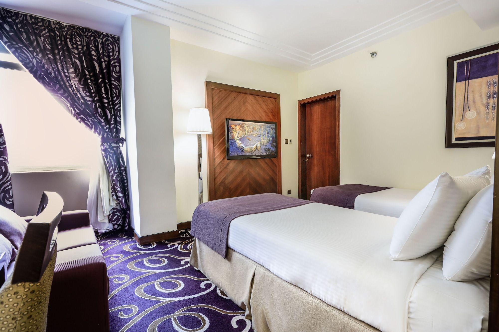 EXECUTIVE, SUITE, HARAM VIEW