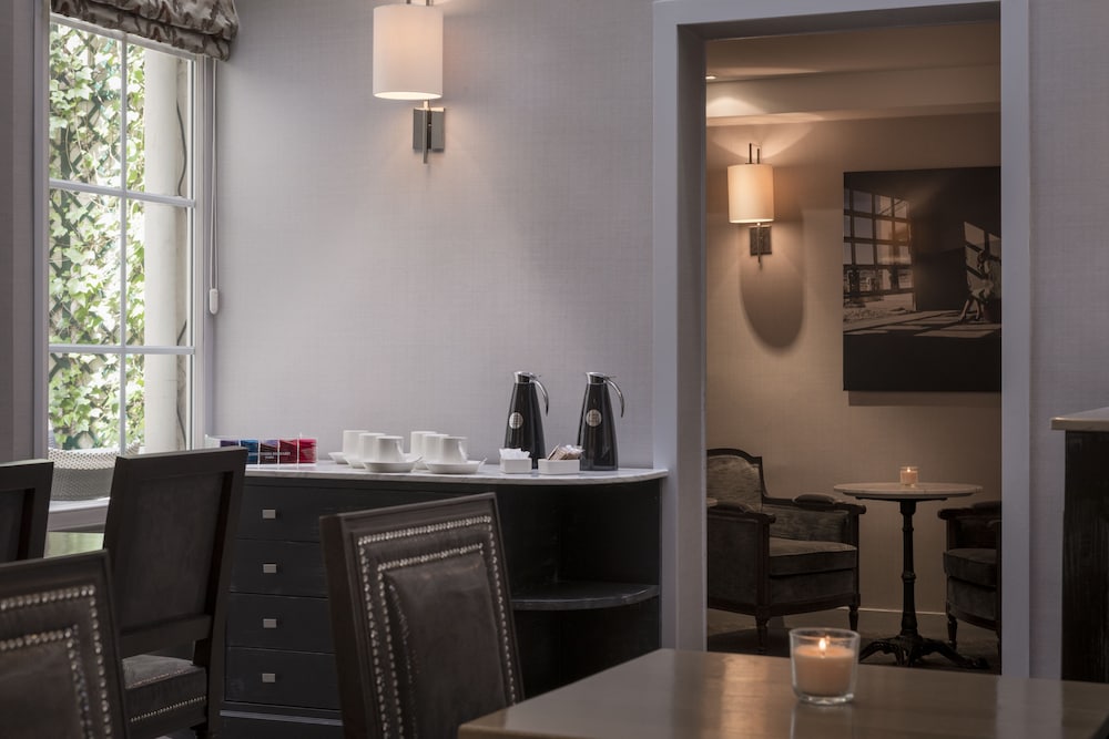 Acacias Etoile Hotel 43/52