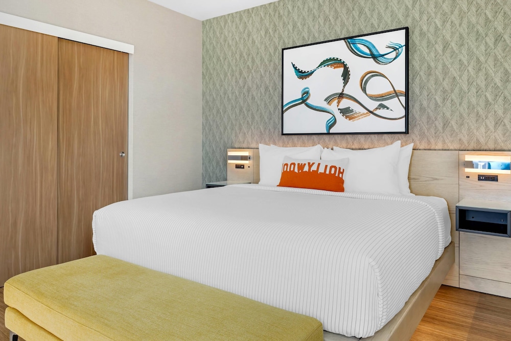 Upgrade, Suite, King Bed