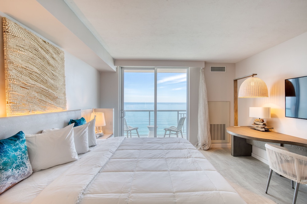 Daytona Grande Oceanfront Resort 10/50