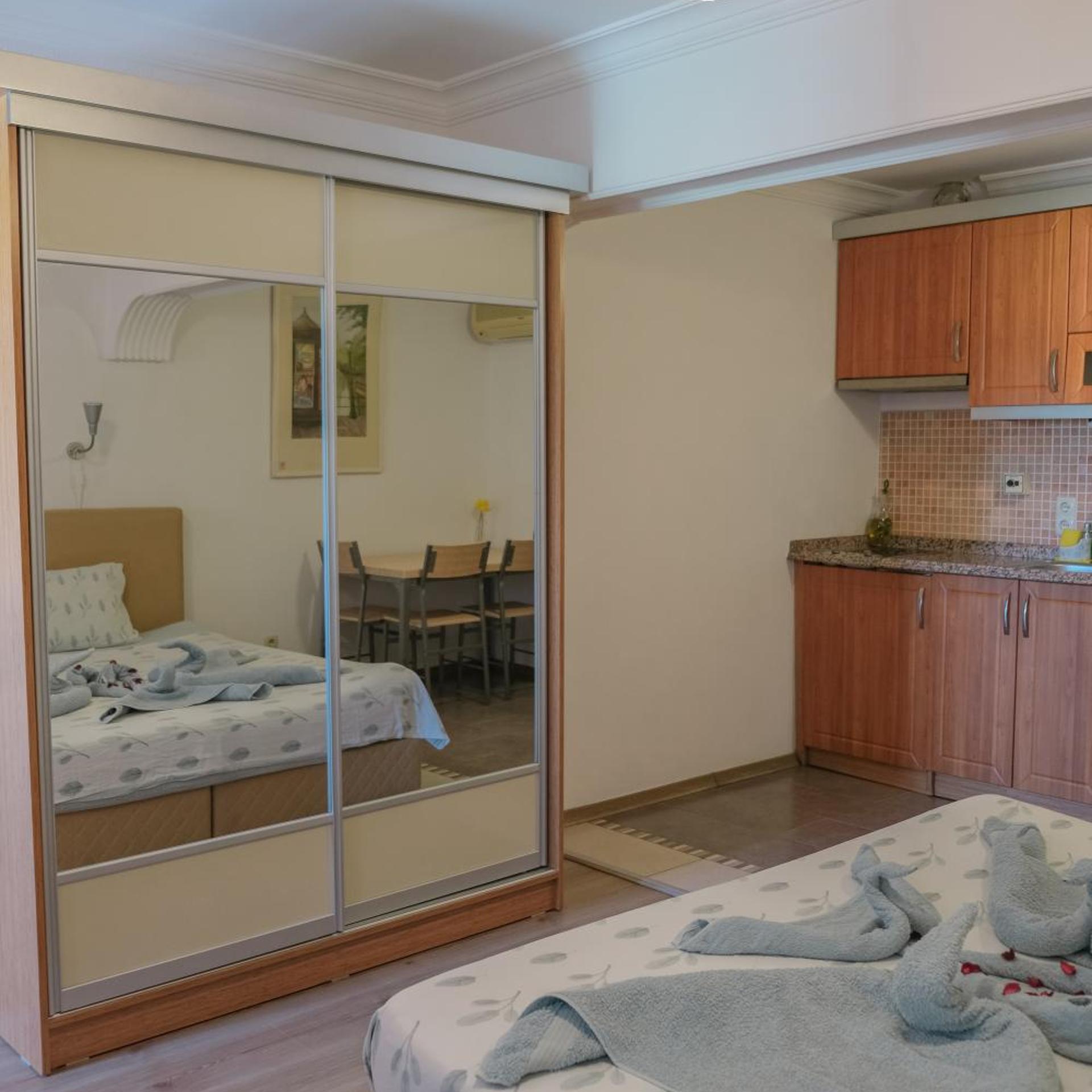 Natureland Efes Pension 54/56