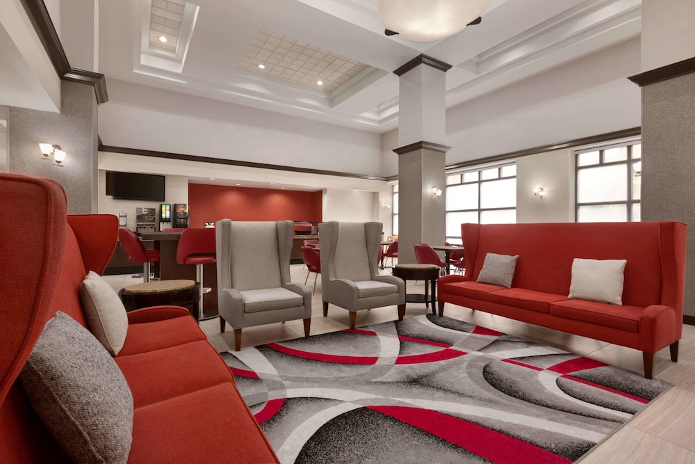 Ramada by Wyndham Suites Orlando Airport 37/56