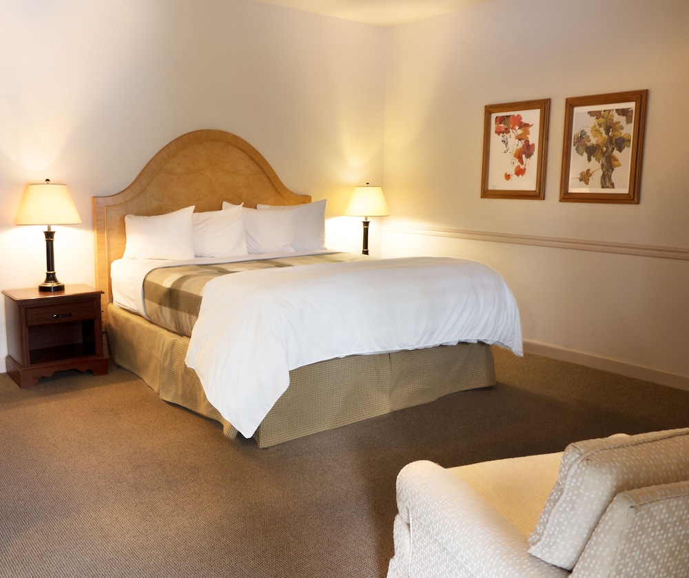 Wine Country Inn 24/43