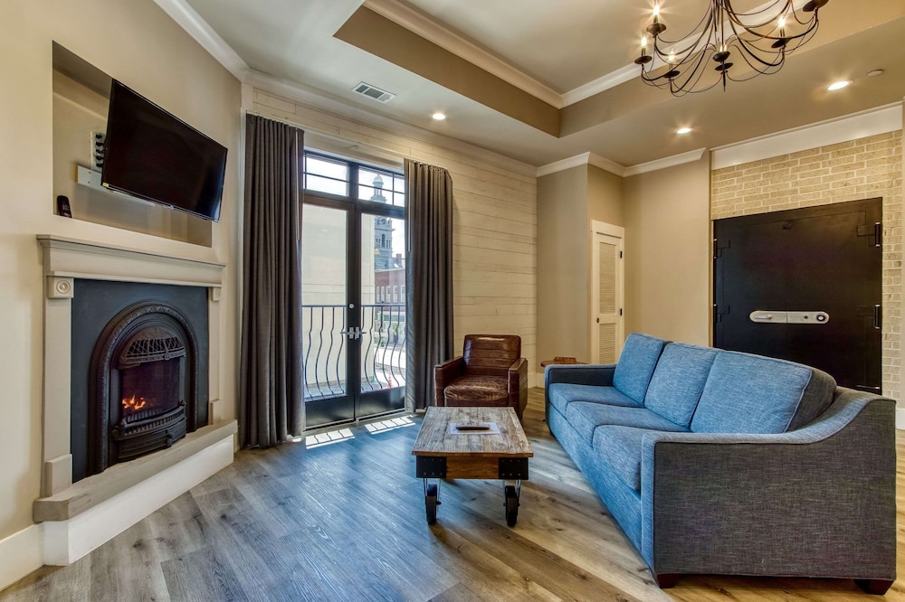 New Hotel Collection Smoky Mountains 32/50