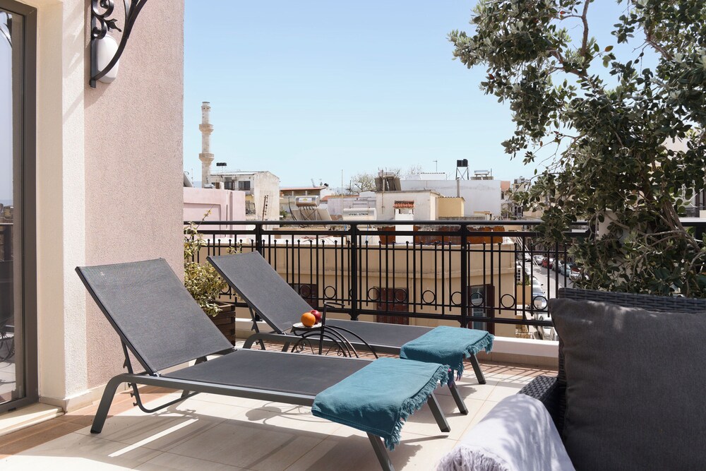 Nival Luxury Suites 24/50