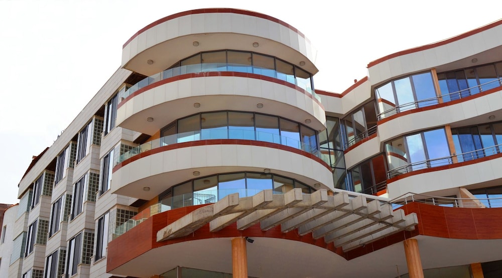 DELORA HOTEL AND SUITES 6/65