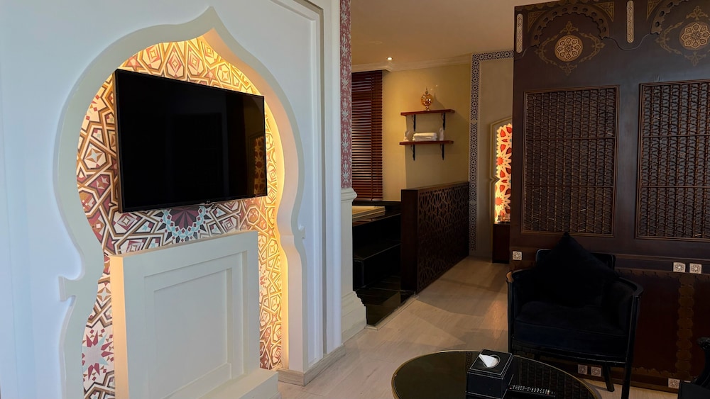 فندق هوليداي فيلا حائل(Holiday Villa Hail) 12/63