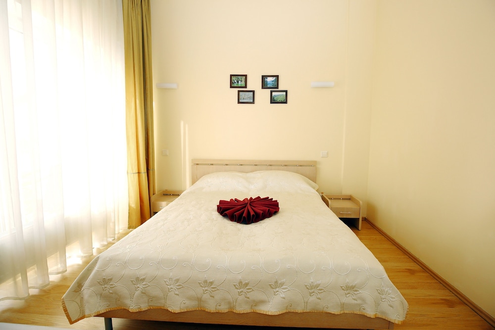 Apart Hotel Tomo 32/64