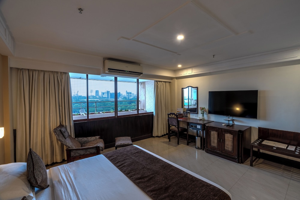 Ivory Tower Hotel 13/37