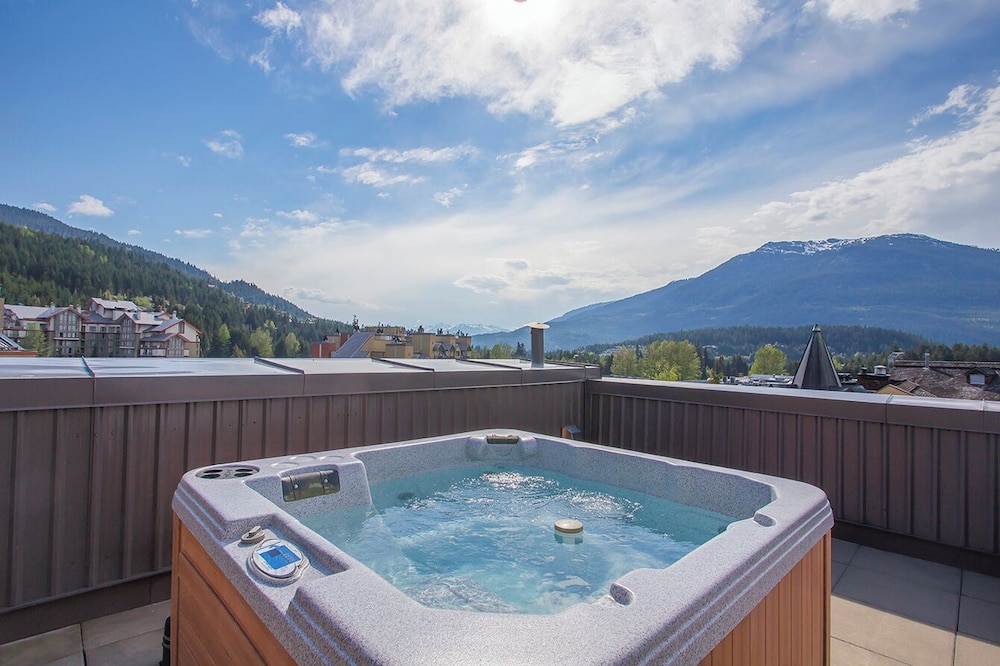 Sundial Boutique Hotel 32/64