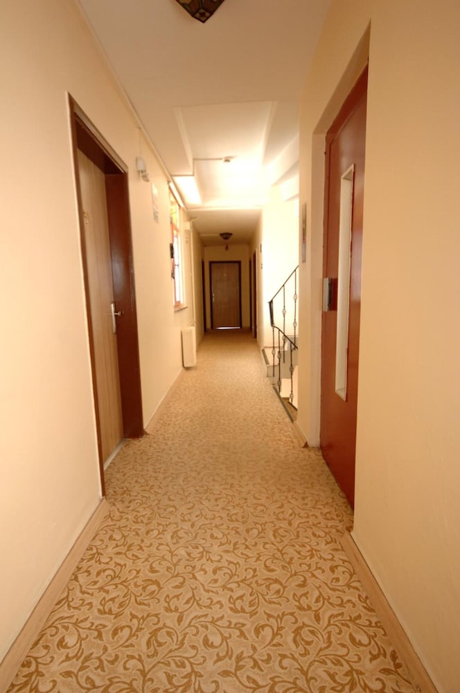 Anzac Hotel 23/39