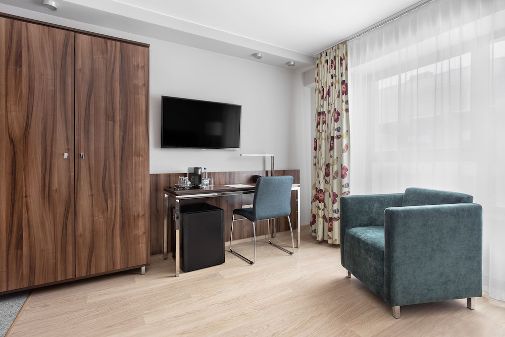 HOTEL MODERNO 42/63