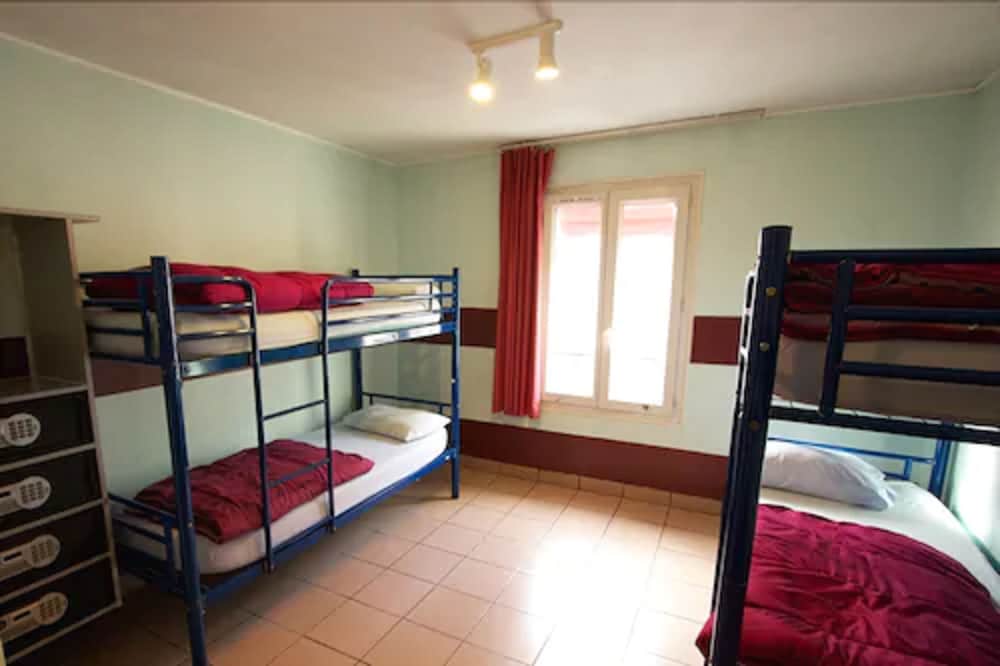Auberge Internationale Des Jeunes 29/44