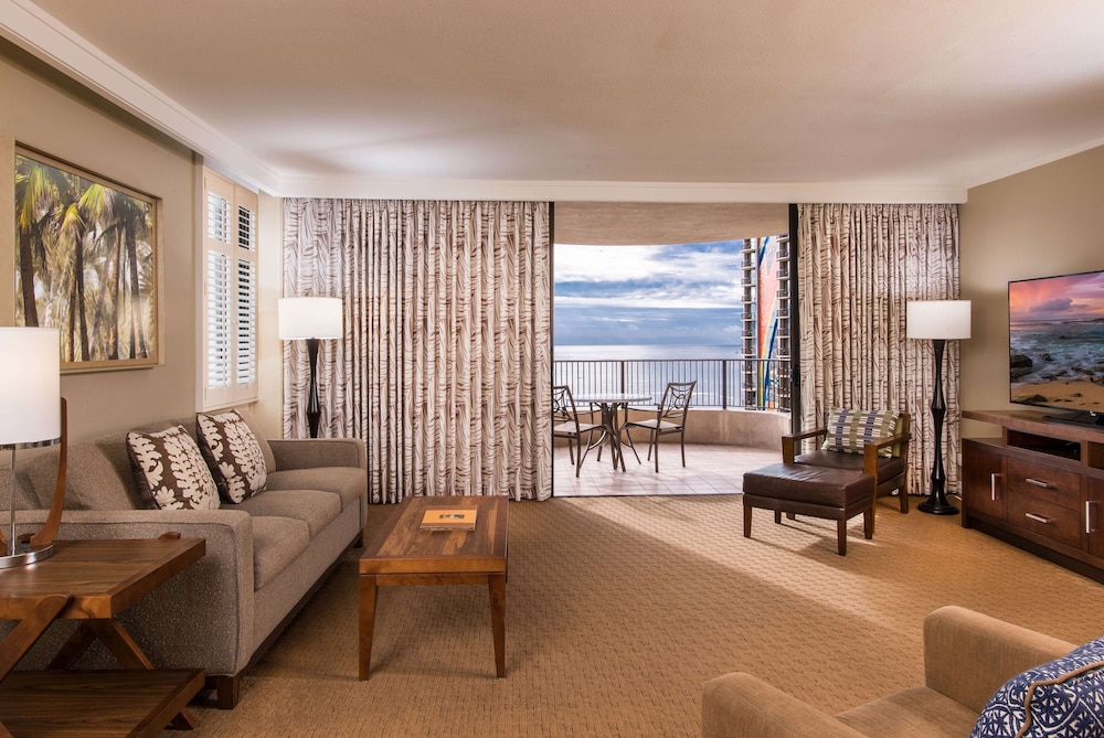 Hilton Grand Vacations Club at Hilton Hawaiian Village 28/50