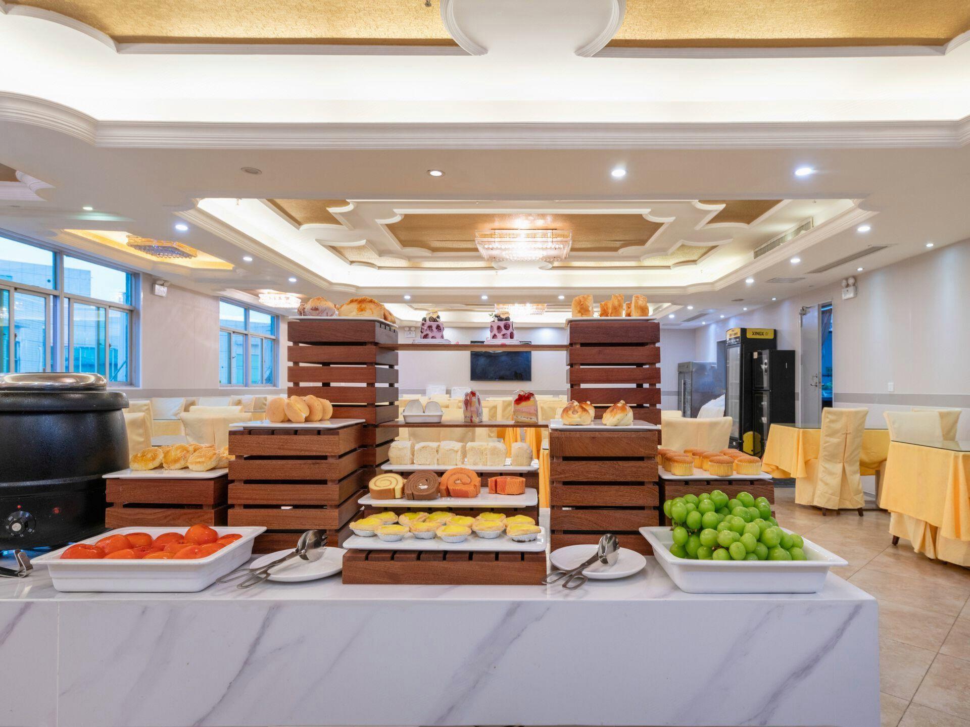 Vienna Hotel (Shenzhen Convention and Exhibition Center, Fuhai Qiaotou) 28/63