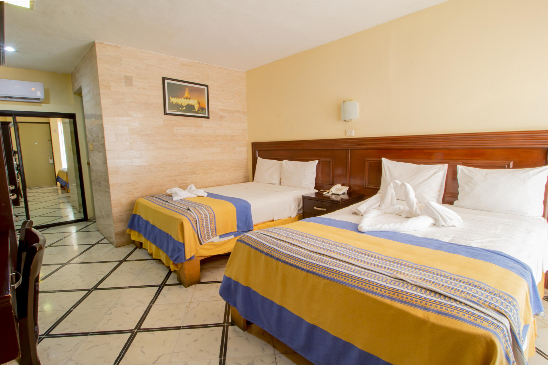 Standard, Double Bed, Hotel Ambassador Merida 2/7