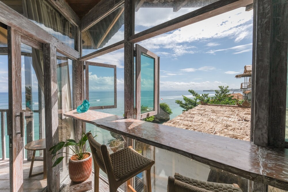 Le Cliff Bali 46/79