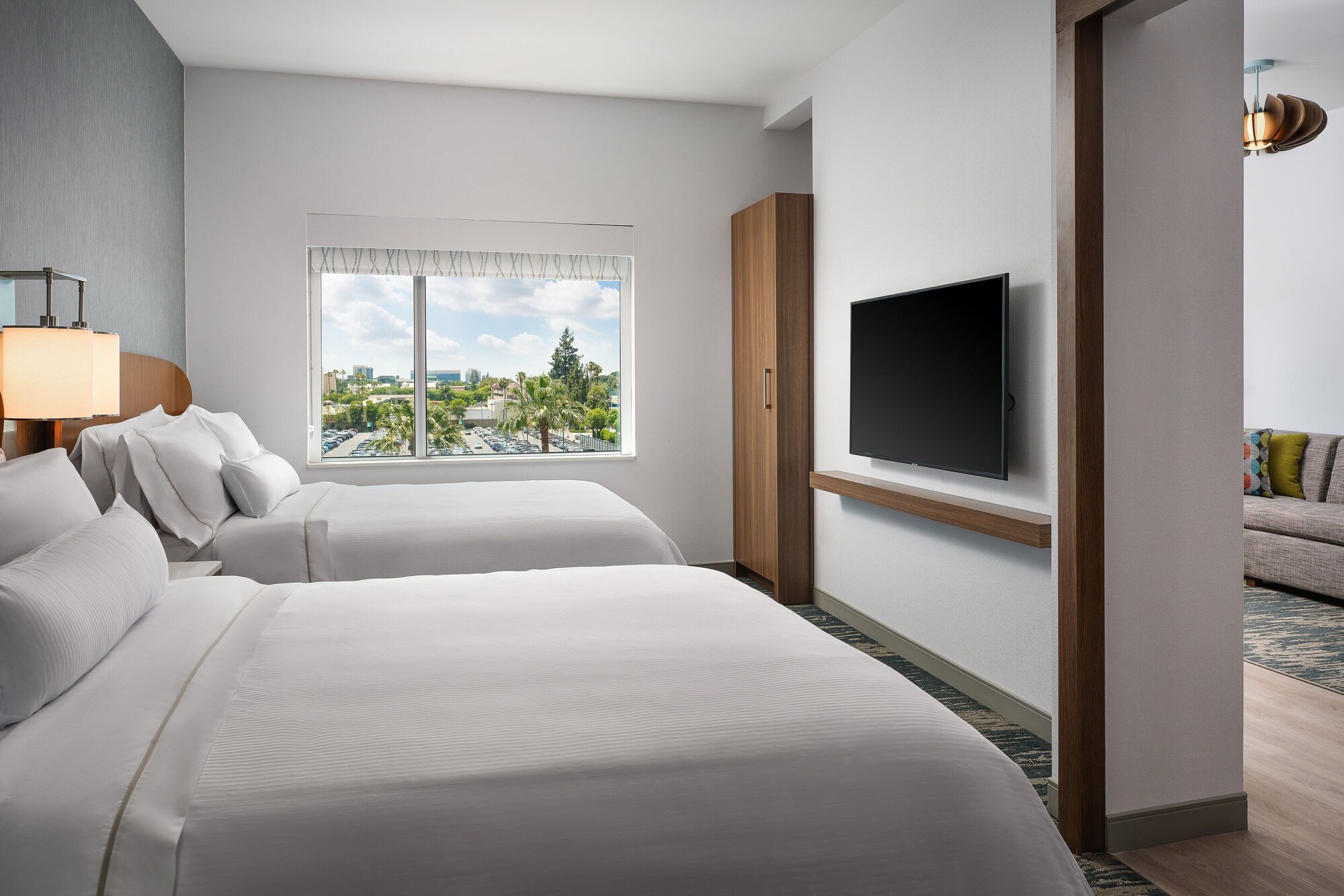 1 Bedroom, Suite, 2 Queen Beds, Resort View, Sofa