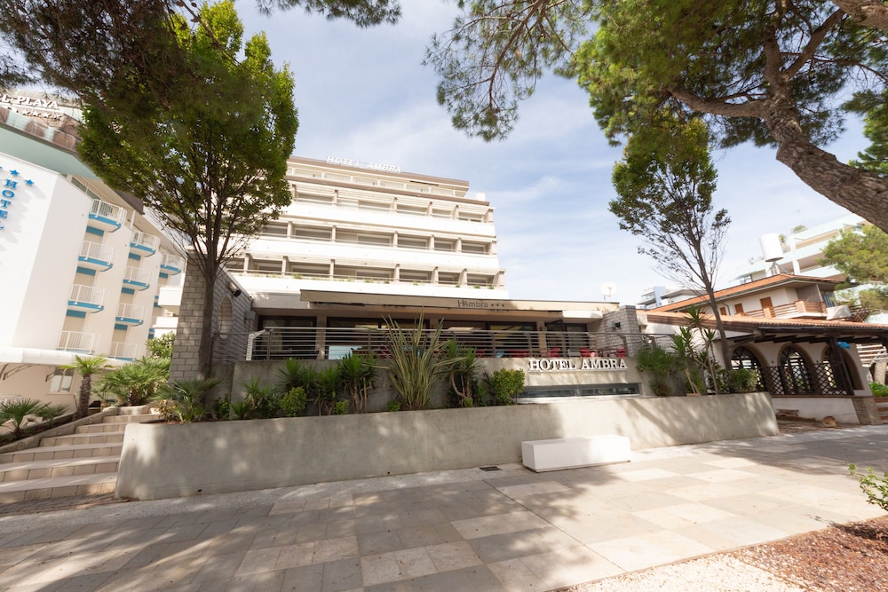 HOTEL AMBRA 45/50