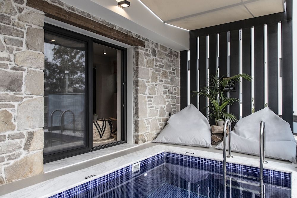 swimming pool spa