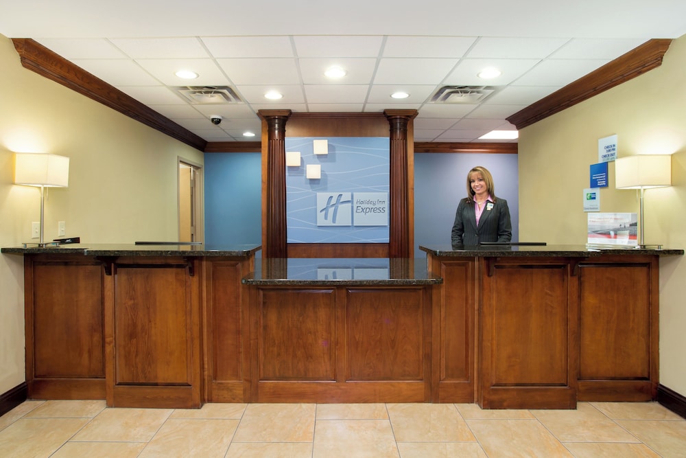 Holiday Inn Express Hotel Suites Richmond 11/67
