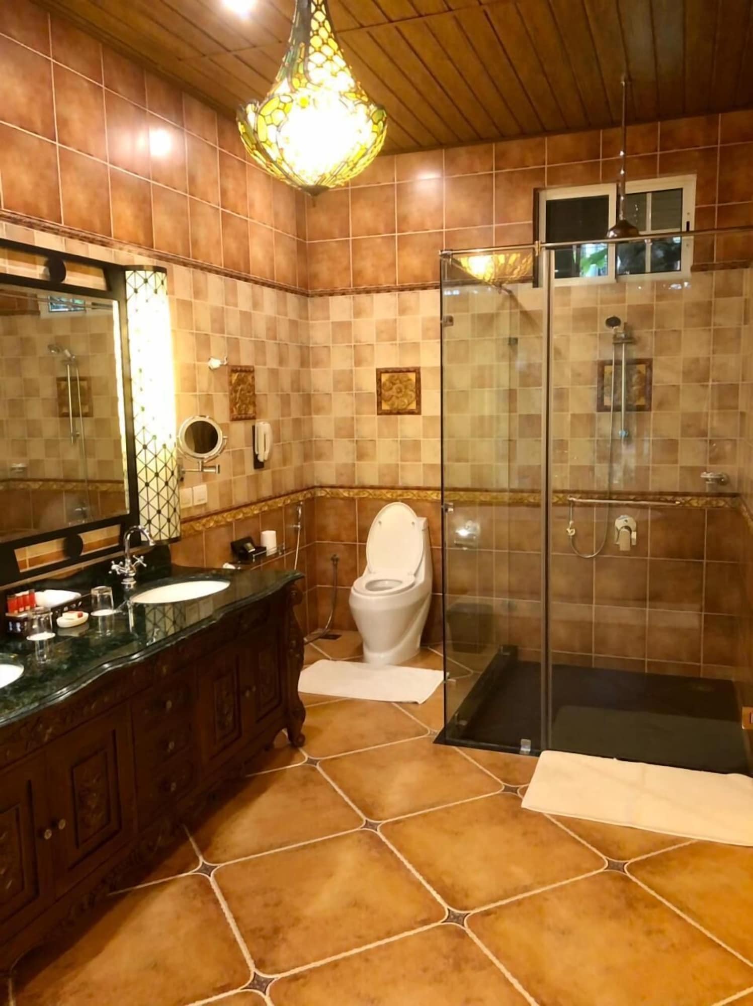 Suite, King Bed, Water Front, Grove View، Coorg Wilderness Resort & Spa 2/2