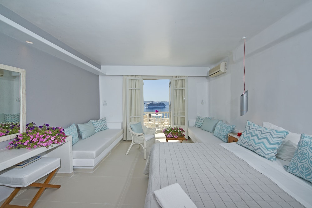 Suite, Sea View