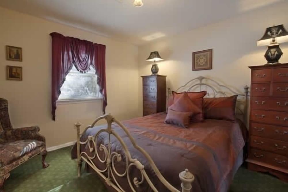Stroudsmoor Country Inn 25/67