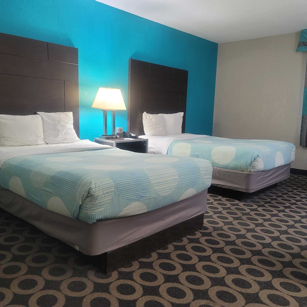 Travelodge by Wyndham San Antonio Downtown Northeast 6/35