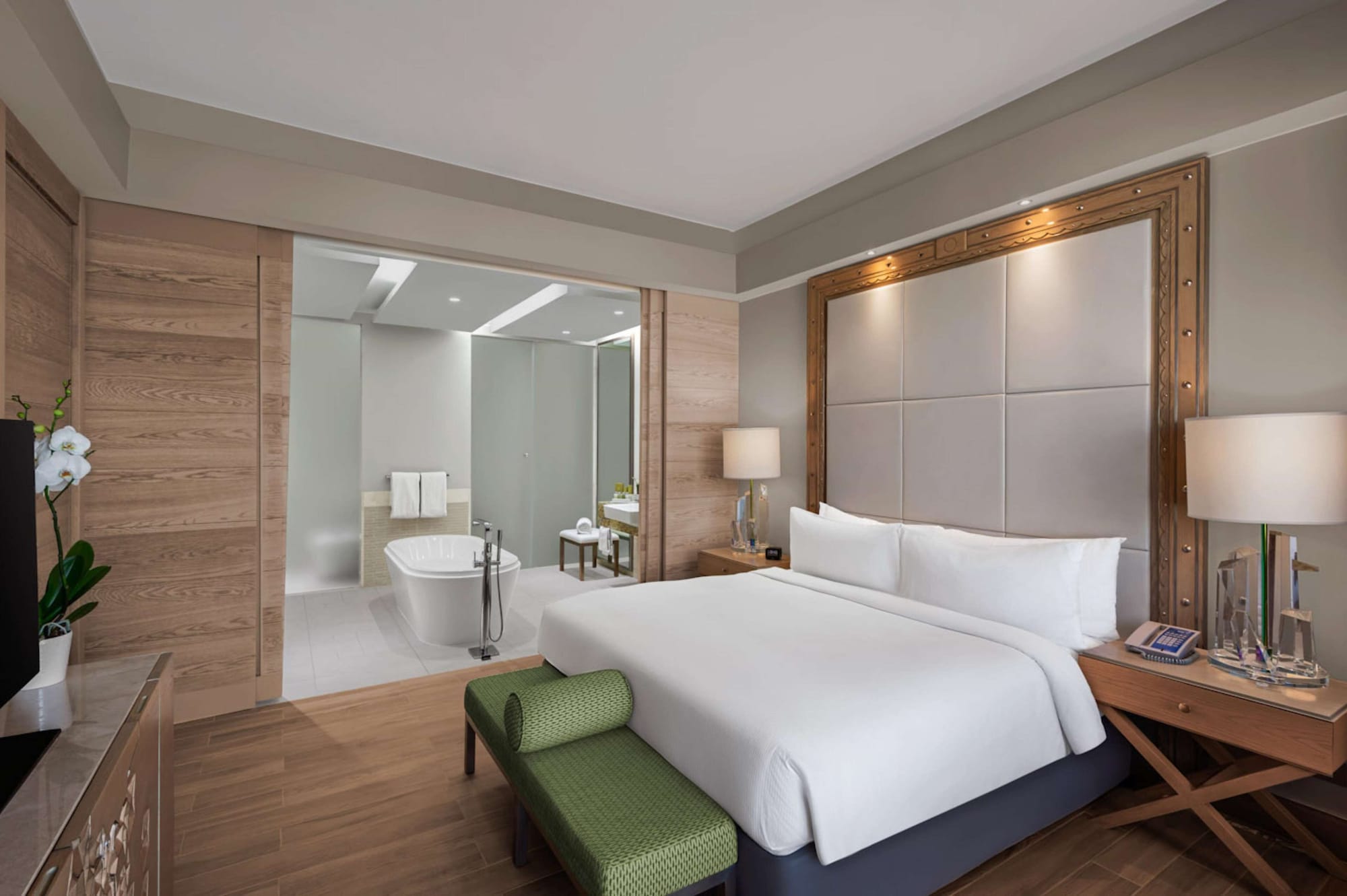 1 Bedroom, Deluxe, Suite, King Bed, Sea View, Hilton Dead Sea Resort and Spa 2/3