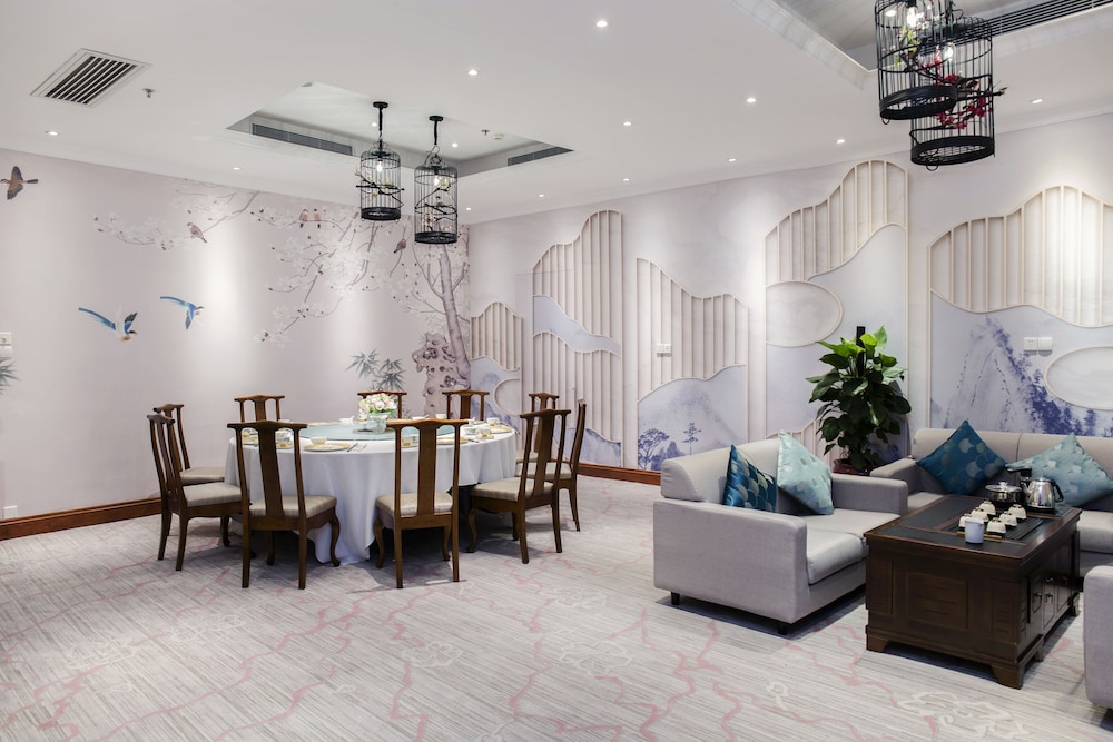 Crowne Plaza Hotel Suites Landmark Shenzhen 63/79