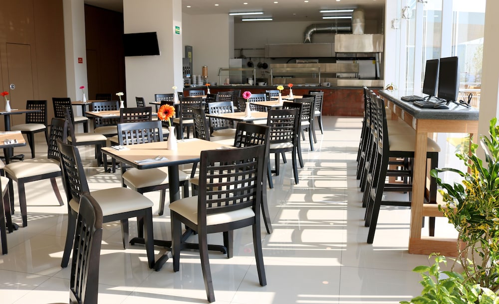 Hotel Mision Express San Juan del Rio 33/45