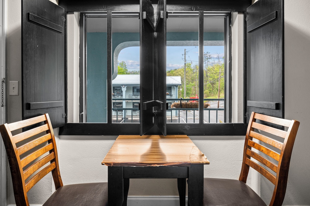 Country Town N Suites 46/65