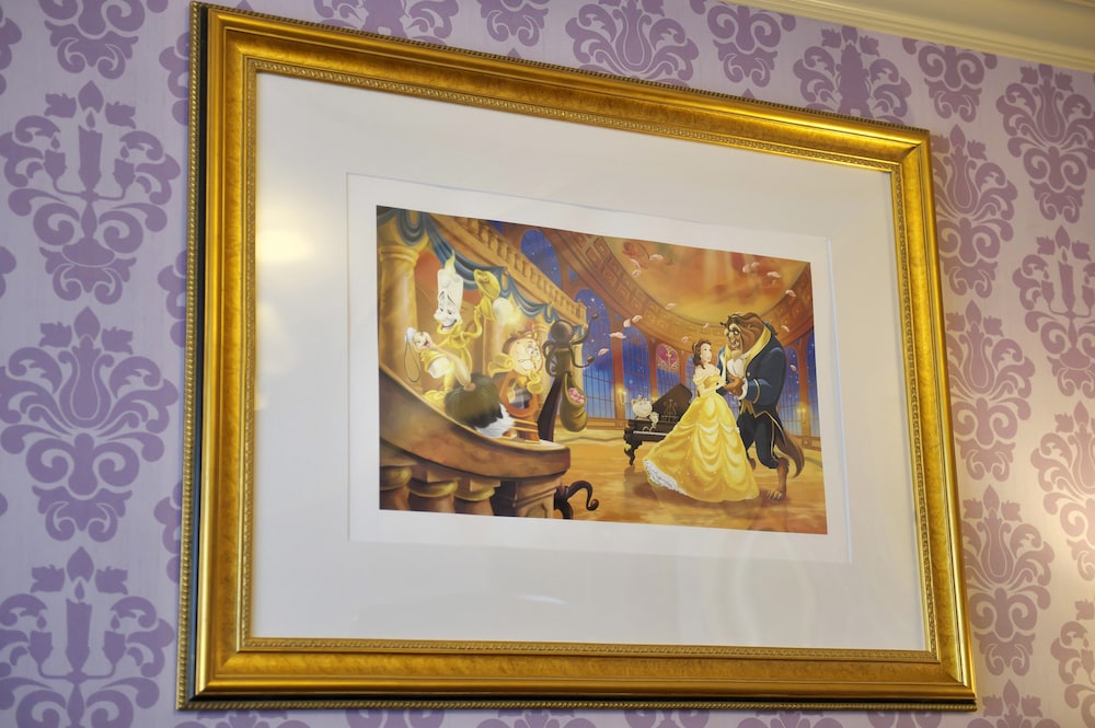 Tokyo Disneyland Hotel 10/50