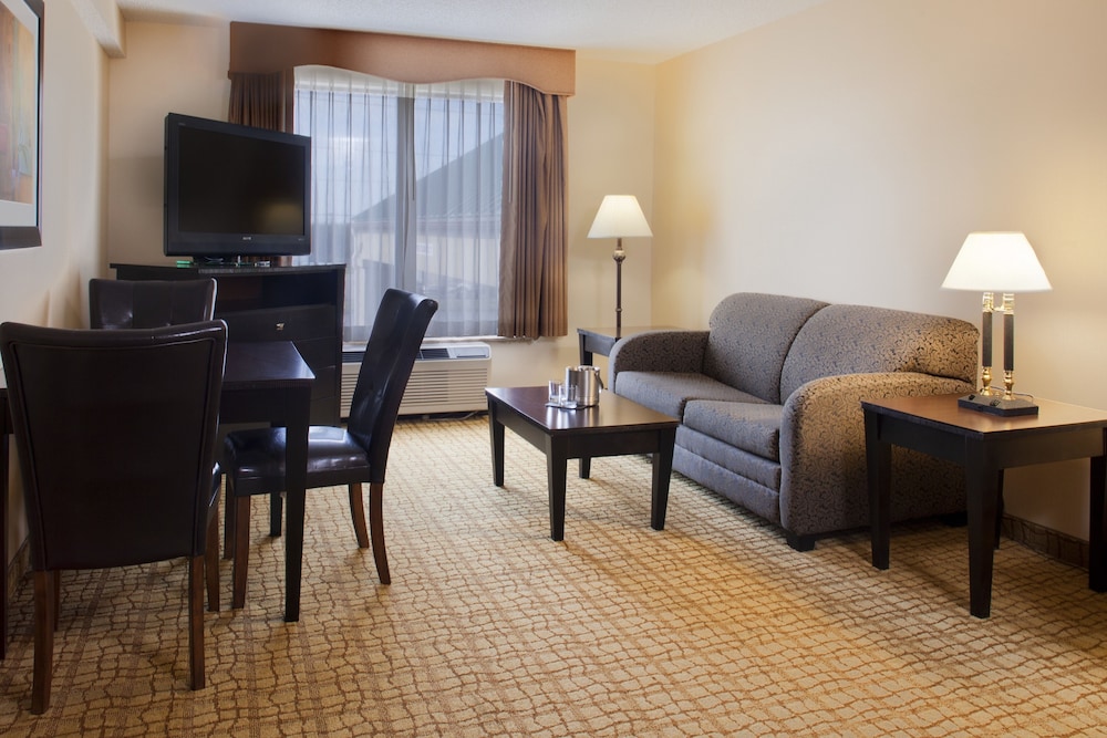 DoubleTree Club by Hilton Springdale 24/36