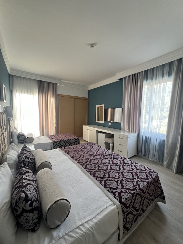 SL La Perla Hotel Kemer 12/50