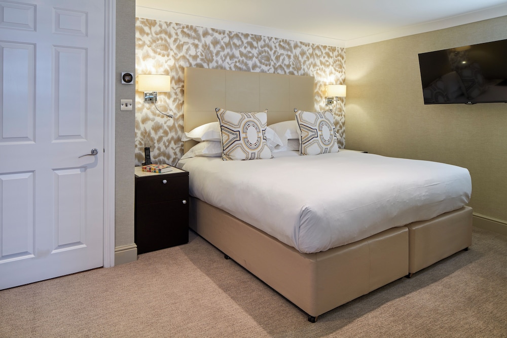 Luxury One Bedroom Apartment