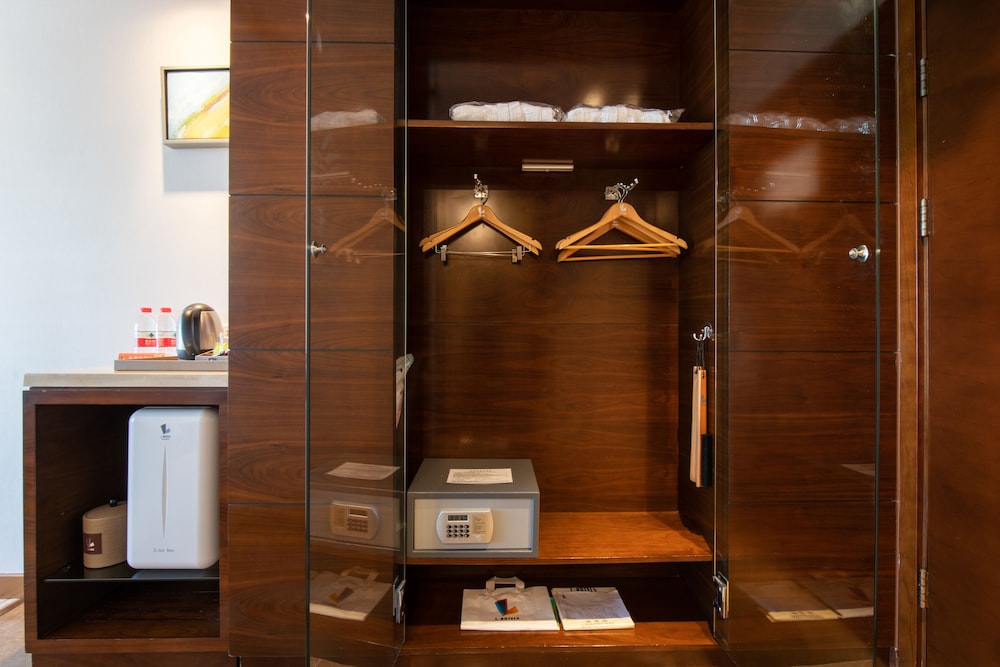 L Hotel Changsheng 62/62