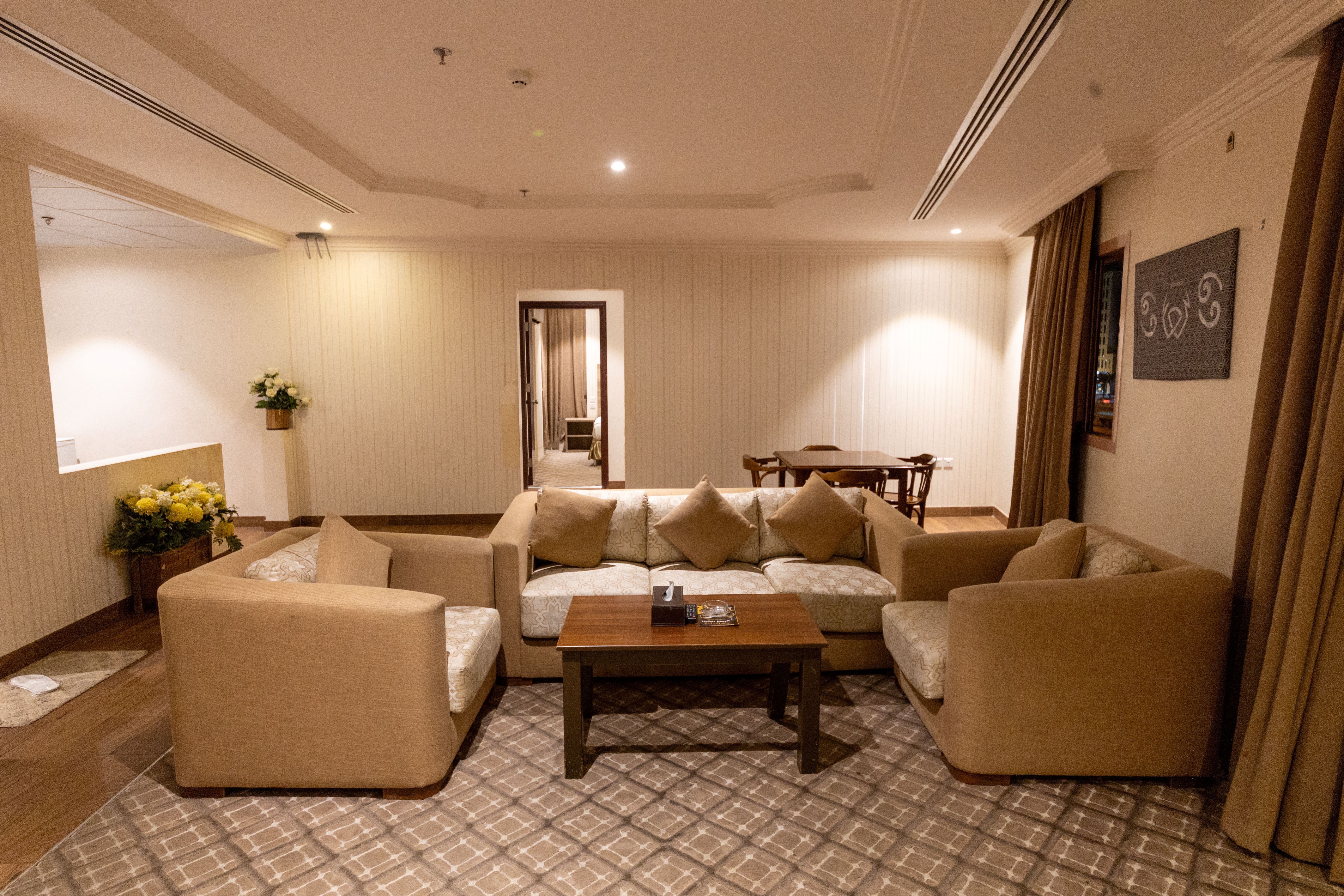 برج الحياة للوحدات الفندقيه العليا(Burj Al Hayat Hotel Suites-Al Olaya) 27/46