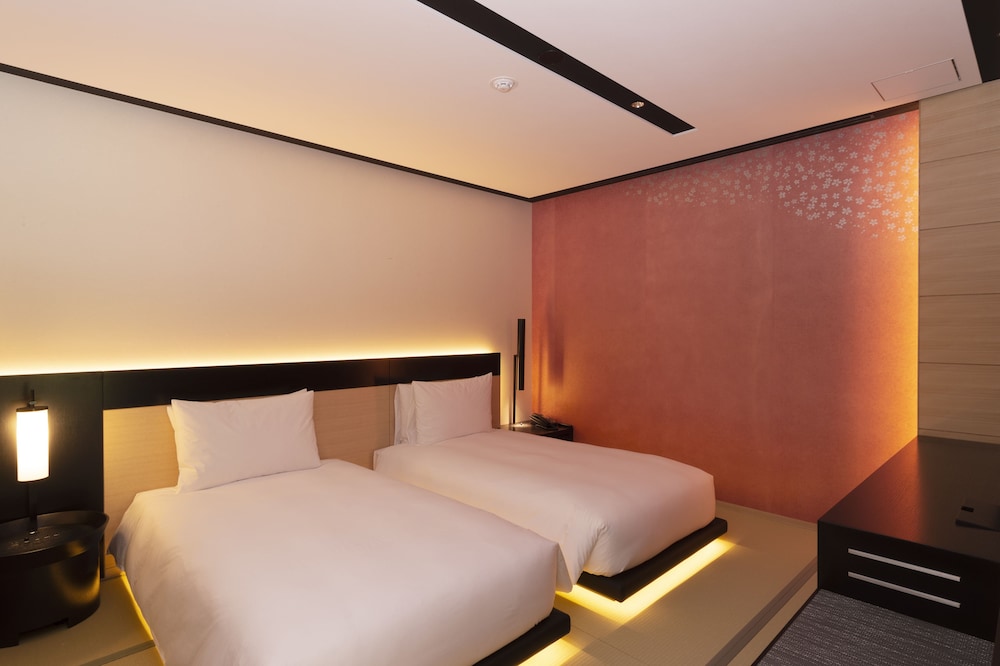 DELUXE, SUITE