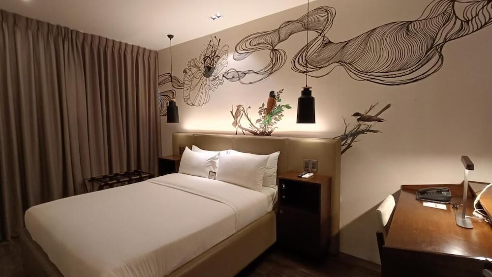 The Henry Hotel Roost Bacolod 34/93
