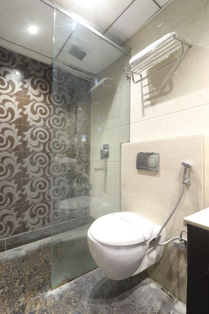 Hotel Uppal International 50/50