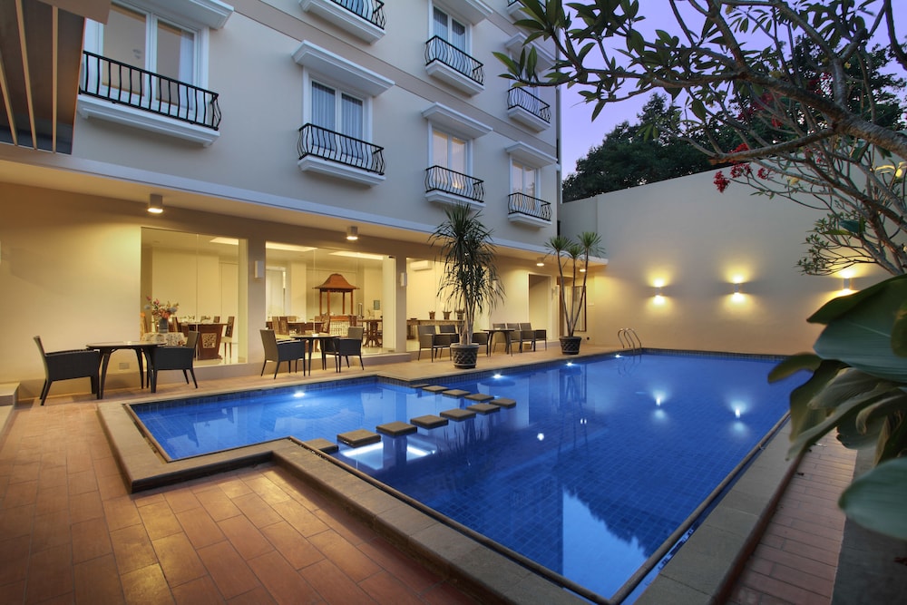 Emersia Malioboro Hotel 37/42