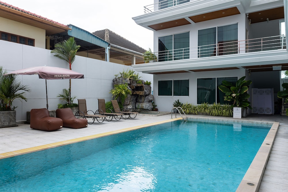 Peranakan House 4/50
