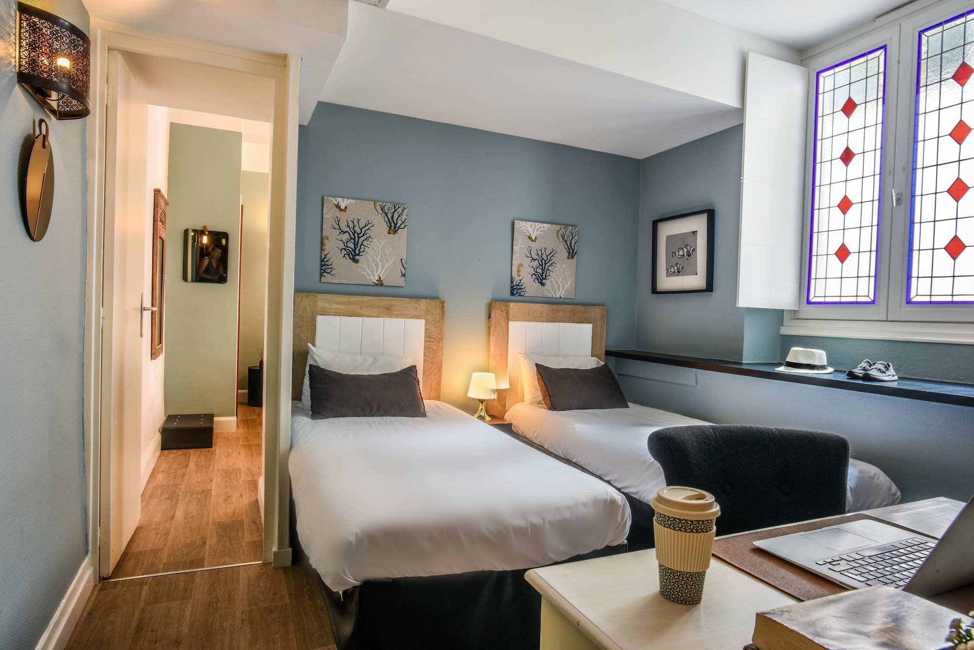 ROOM, QUADRUPLE