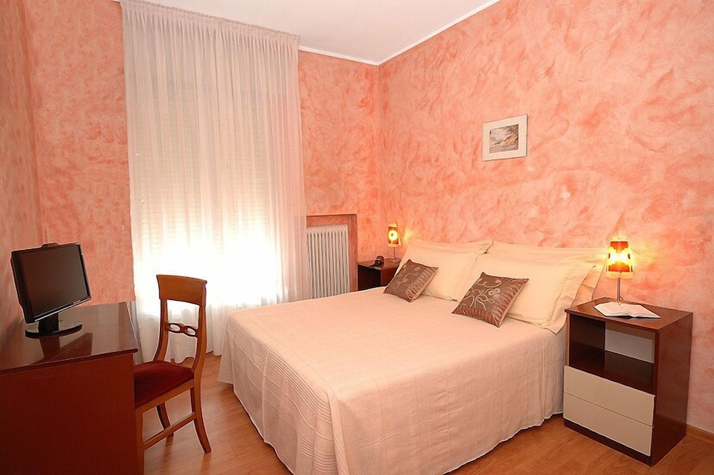 Hotel Primavera 2/15