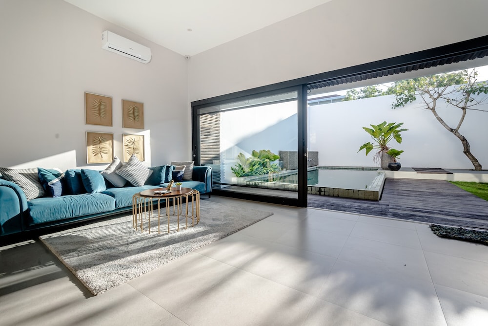 Mile Stone Villa 14/35