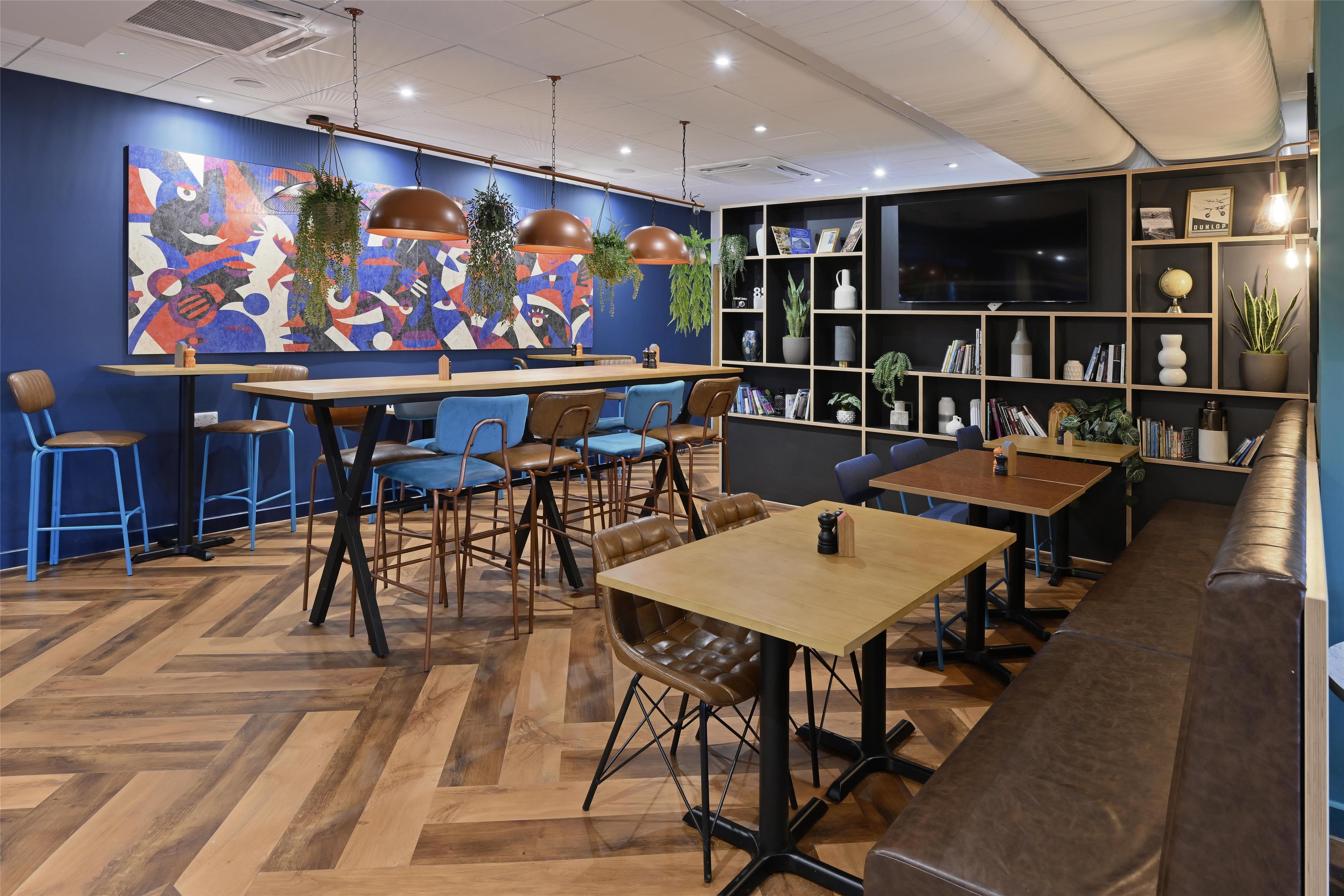 Travelodge Birmingham Fort Dunlop 14/22