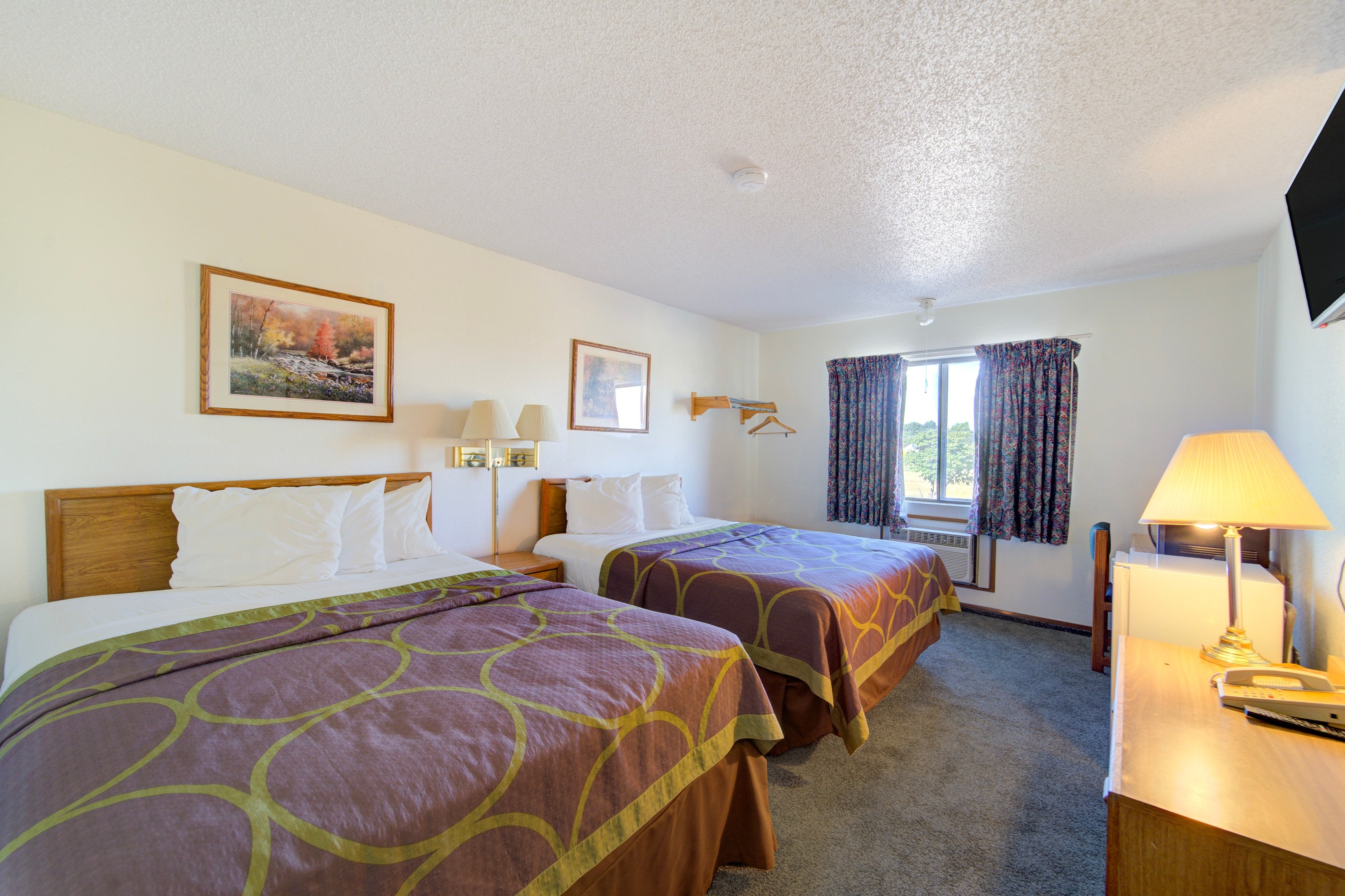 Capital O Amerihost Inn and Suites Kingdom City Hwy 54 MO 28/54