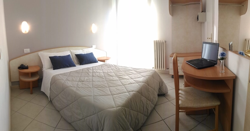 HOTEL PRESTIGE 13/50